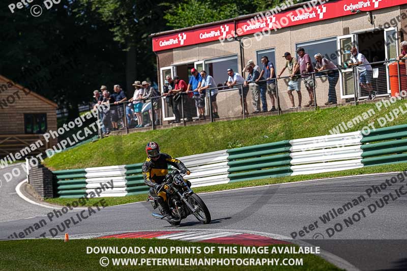 Vintage motorcycle club;eventdigitalimages;mallory park;mallory park trackday photographs;no limits trackdays;peter wileman photography;trackday digital images;trackday photos;vmcc festival 1000 bikes photographs